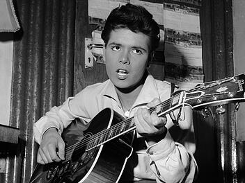So fing alles an: Mit "Move It" wurde Cliff Richard schon im Teenageralter zum Rockstar.