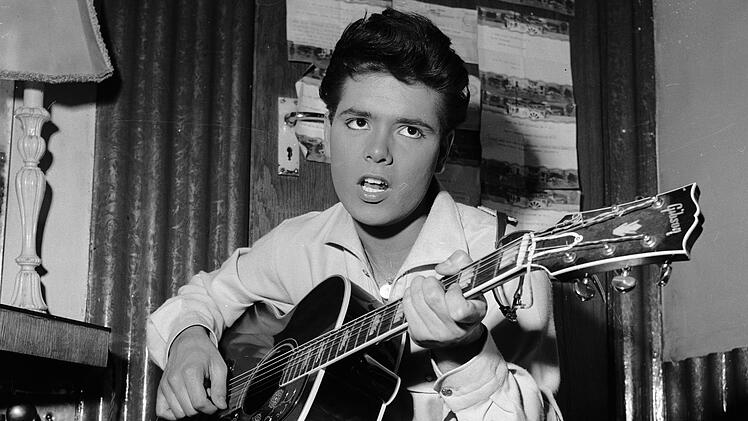 So fing alles an: Mit "Move It" wurde Cliff Richard schon im Teenageralter zum Rockstar.