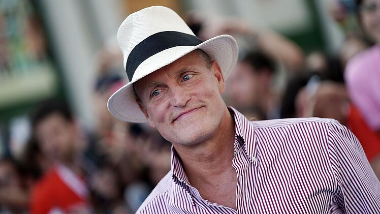 Wer sein Vater wirklich war, erfuhr Woody Harrelso im alter von etwa 12 Jahren im Radio.