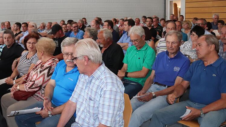 Die Halle war gut gefüllt.  Foto: Johanna Blum