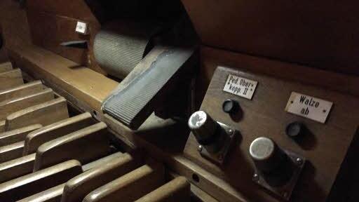 Basspedale: Auch manche tiefen Töne klingen unsauber.