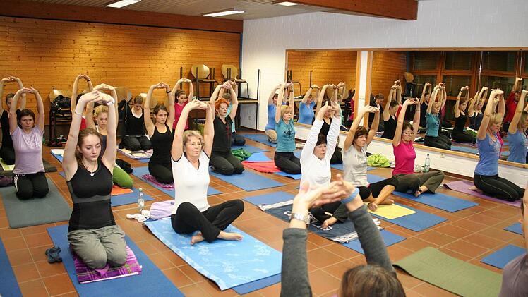 Beim Yoga stand die Entspannung im Mittelpunkt. Foto: Seeger