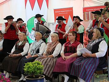 Die Wiesenttaler Musikanten, vorne die "Gseeser Bäsla" Foto: Franz Galster