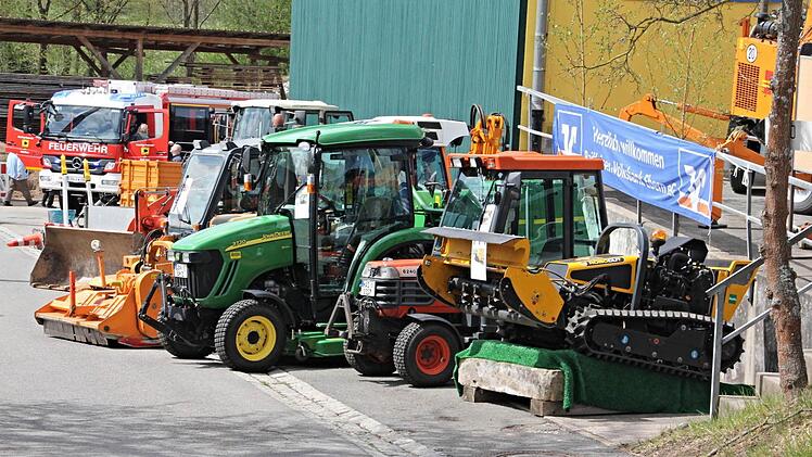Einige kleinere Fahrzeuge des Bauhofes Ebern waren zu sehen. Foto: Helmut Will