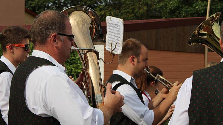 Impressionen der Jubiläumsfeier der Blaskapelle Oberbach. Foto: Sebastian Schmitt