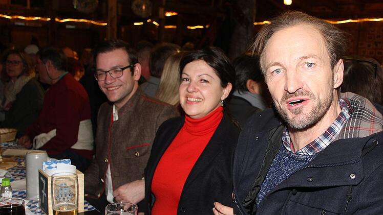Schunkelstimmung und gute Laune in der Rosenbergalm. Foto: Sonny Adam