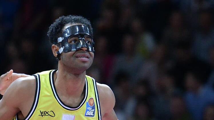 Medi-Guard John Cox war trotz doppelten Nasenbeinbruchs gegen Braunschweig bereits 13 Minuten im Einsatz und will auch in Istanbul antreten.  Foto: Peter Mularczyk