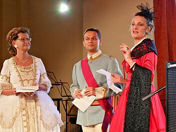 Charlotte Richter alias Lola Montez, Pavol Tkác alias König Ludwig I., Dr. Karin Ott alias Kaiserin Elisabeth (Sisi). Kerstin Junker