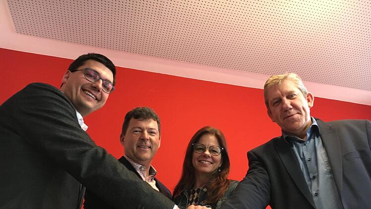 Sie sind bereit und halten zusammen: Jonas Merzbacher, Carsten Joneitis, Patricia Hanika und Andreas Schwarz (von links). Foto: Anette Schreiber