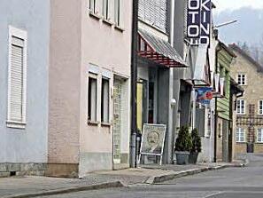 Die Untere Scheuerngasse als Einbahnstraße? Darüber stimmt der Bauausschuss der Stadt Zeil im März ab.