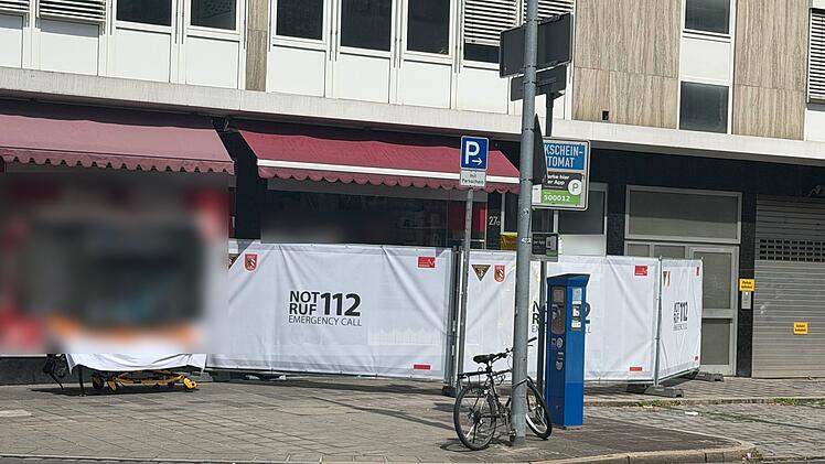 Blutige Tat in Spielothek: Angestellte stirbt nach Angriff mit spitzem Gegenstand