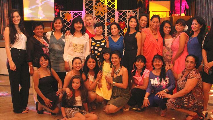 Die Feier des Santacruzan-Festes steht im Jahreskalender für die philippinischen Frauen ganz oben.