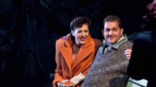 Ana Cvetkovic-Stojnic als Musetta und Thomas de Vries als MarcelloFoto: Jochen Berger