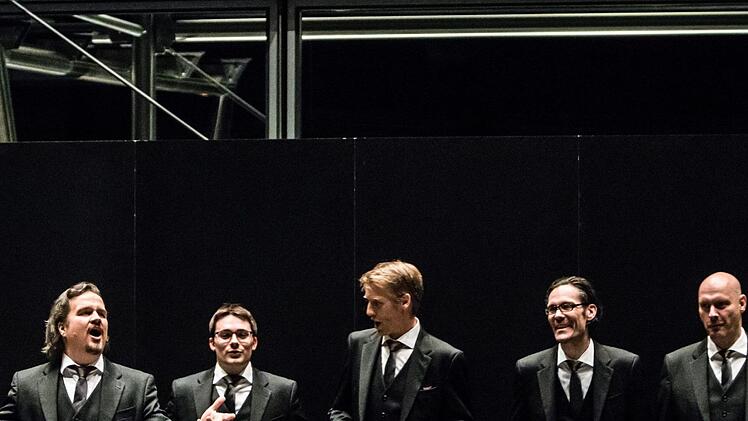 Vielseitig und brillant: Das Vokalquintett "Amarcord" aus Leipzig begeisterte vor zahlreichen Zuhörern in Coburg.Foto: Jochen Berger