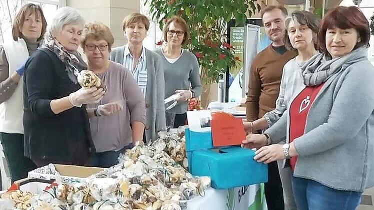 Der Plätzchenstand der Landfrauen in der Wandelhalle Bad Kissingen war gut besucht.  Foto: Andreas Lomb