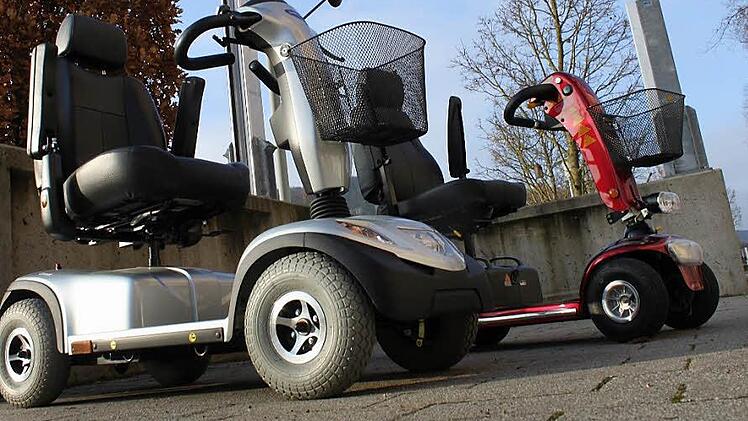 Über motorisierte Krankenfahrstühle referierte Edgar Kast bei der Jahreshauptversammlung der Kissinger Verkehrswacht.  Foto: Sabine Herteux