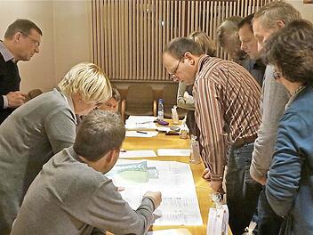 Der Marktgemeinderat Euerdorf interessierte sich für das Bauprojekt "Wittelsbacher Turm". Foto: Gerd Schaar