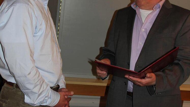 Nachfolger verabschiedet Vorgänger.