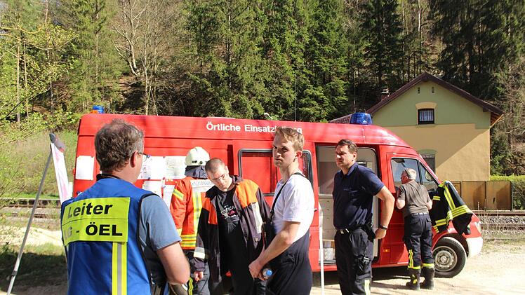 Die Feuerwehr musste am Ostermontag, 22.04.2019, vier Brände im Kreis Nürnberger Land löschen. Bei Hartenstein standen rund 5000 Quadratmeter Wald in Brand. Foto: NEWS5 / Holzheimer