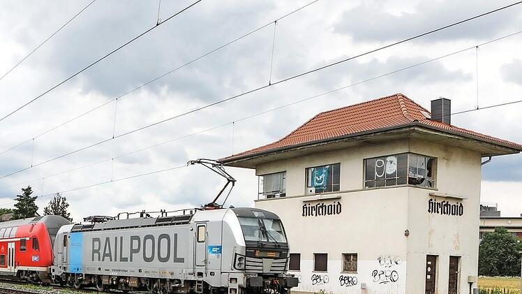 Die Haltstelle in Hirschaid wird im Zuge des Bahnausbaus nicht verlegt.  Foto: Barbara Herbst