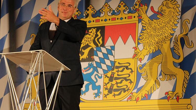 Als "Stoidmund Eber" trat Kabarettist Wolfgang Krebs in Rentweinsdorf auf und begeisterte das Publikum durch Wortspiele und Verplapperer. alle Fotos: Janina Reuter