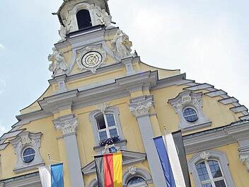 Rathauschef OB Henry Schramm hat eine Dienstaufsichtsbeschwerde des Kulmbacher Juso-Mitglieds David Langenberger am Hals. Foto: Archiv