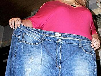 Caroline Ritter-Vogt aus Bad Staffelstein hat schon viele Kilos abgenommen - in ihre alten Hosen passt sie nicht mehr. Doch sie will noch mehr Gewicht verlieren - und sie will anderen Mut machen, ebenfalls diesen Weg einzuschlagen. Foto: Markus Häggberg