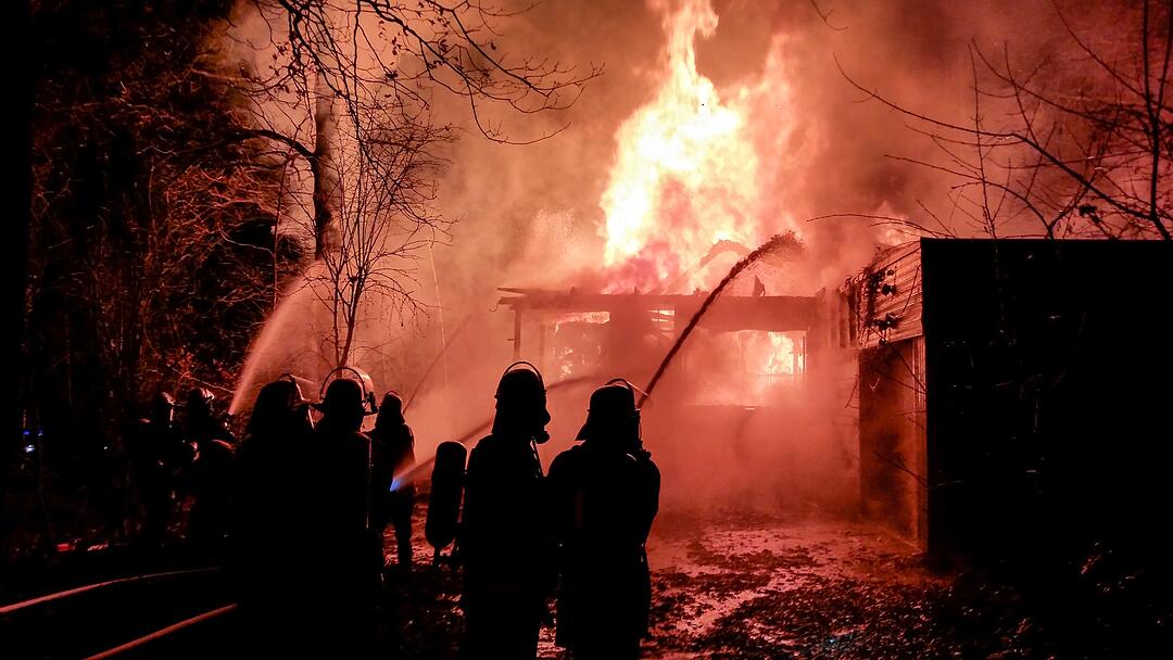 Mittelfranken: Wohnhaus brennt völlig nieder