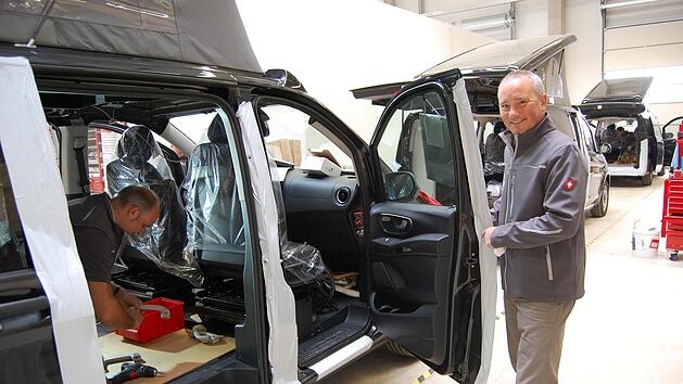 Mario Volklandt freut sich &uuml;ber den Wohnmobil-Boom. Ein Schwerpunkt seines Rh&ouml;ner Unternehmens liegt auf dem Ausbau von Campervans.