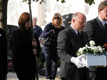 Das tote Baby wurde im Oktober 2011 auf Initaitive von  Walsdorfer Bürgern auf dem Friedhof beigesetzt.