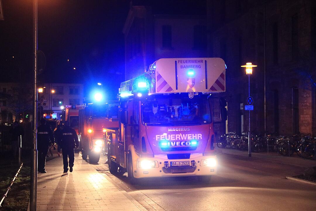 Feuer in Bamberger Studentenwohnheim: Wohnung brennt voll aus
