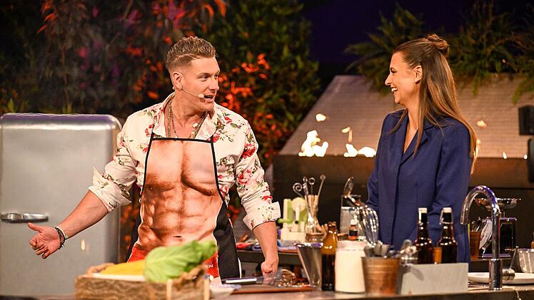 Clavin Kleinen wurde von Laura Wontorras Interview ausgebremst. Ihm lief die Zeit so sehr davon, dass Steffen Hessler ihm sogar beim Grillen half.