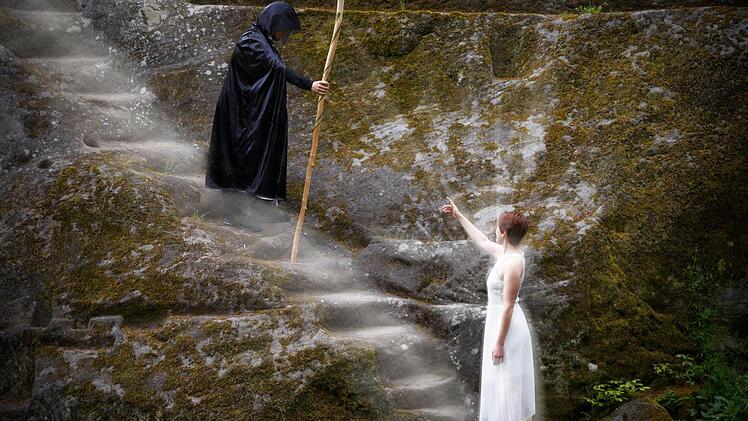 Der schwarze Druide bedroht die keltischen Bewohner des Staffelbergs. Hilfe kommt in Werner Karls Roman von einer weißen Druidin. Foto: Stefan Hemmerlein