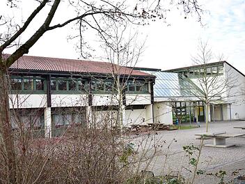 Im nächsten Gemeinderatssitzung wird abgestimmt, ob die neue Grundschule an die Mittelschule (Bild) kommt oder nicht.  Foto: Petra Malbrich
