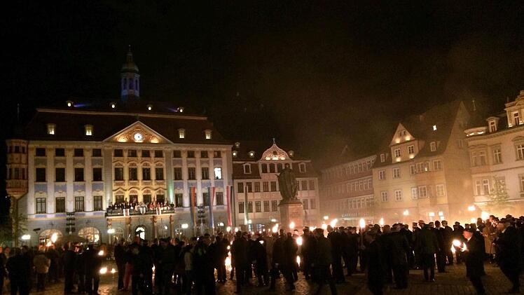 Impressionen vom CC-Fackelzug und der Mahnstunde auf dem Coburger MarktplatzFoto: Jochen Berger