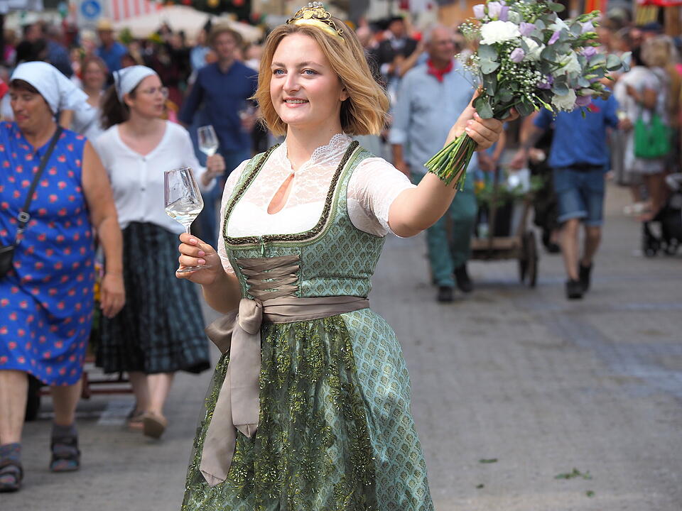 Großer historischer Festzug durch Bad Kissingen!