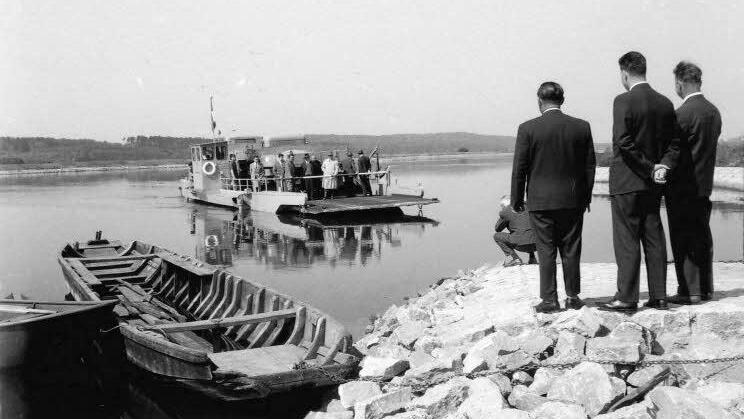 Die neue Fähre bei Untertheres aus dem Jahr 1963 war eine Fehlkalkulation, da kurz nach dem Kauf der Fährbetrieb 1966 eingestellt wurde.