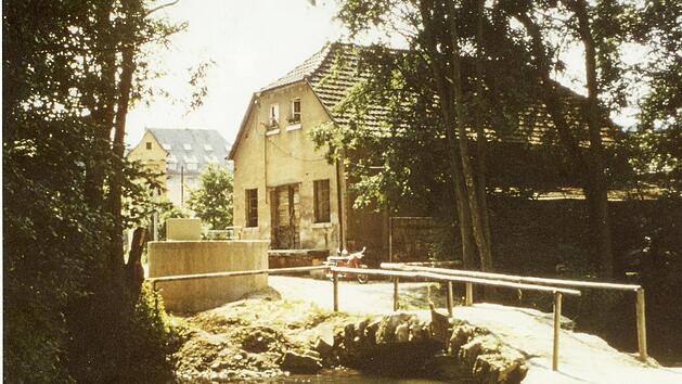 So sah die Molkerei von Ernst Bl&uuml;mlein am Lauerarm aus. Im Hintergrund das noch vorhandene Trafoh&auml;uschen und das Studienseminar.  Foto: Werner Schubert