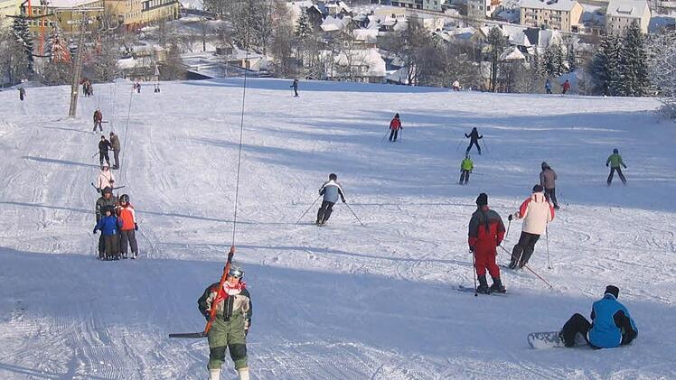 Wenn es so weiterschneit, dann ist in wenigen Tagen mit dem Start in die neue Skisaison zu rechnen. Foto: Archiv