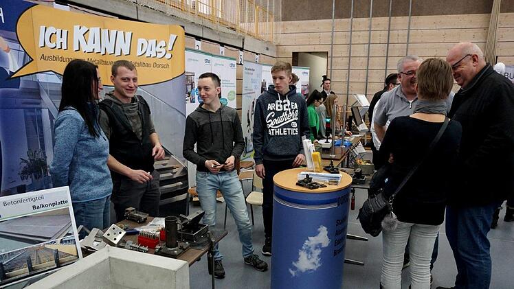 Die Firma Metallbau Dorsch aus Adelsdorf informierte über Ausbildungsmöglichkeiten im Metallsektor.