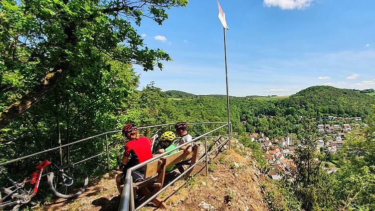 Der Aussichtsfelsen Frauenstein über Muggendorf Foto: Ronald Heck