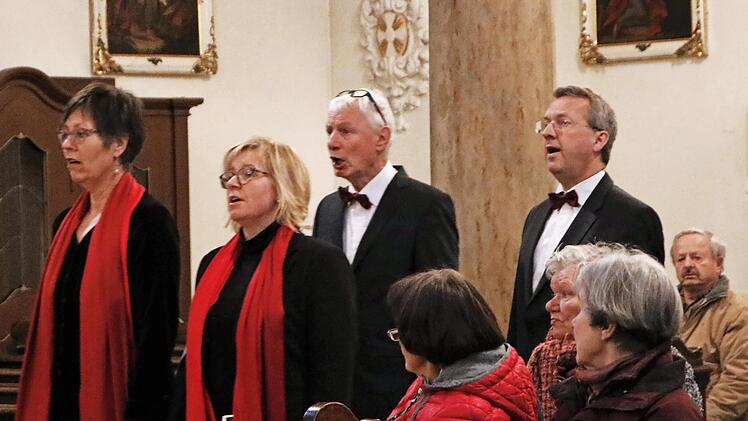 Mit ausgewählten Stücken zur jeweiligen Jahreszeit bestreitet das Vokalensemble „Vocalisto“ seine Konzerte.