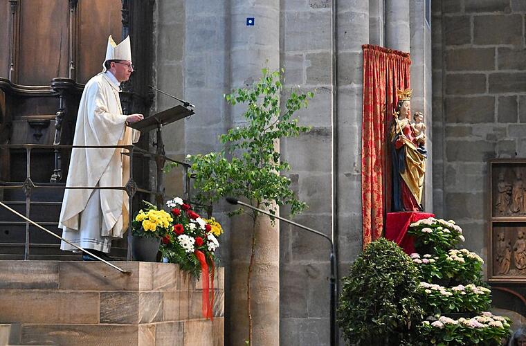 Bamberg: Erzbischof Gössl geht zu Fronleichnam auf Weltlage ein