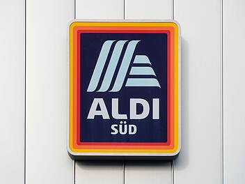 "Wollte eh grad heulen": Aldi feiert Mutter- und Vatertag mit emotionalem Spot