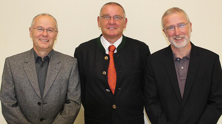 Das Schulleitungsteam der Saaletal-Schule (von links nach rechts)Arnold Lippert (stellv. Schulleiter); Norbert Paul (Schulleiter); Joachim Wehner (2. Konrektor)  Foto: Schule