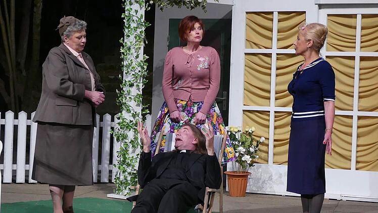 Szene aus Miss Marple - Mord im Pfarrhaus Foto: Dieter Hübner