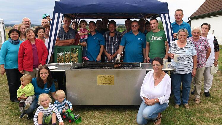 In der Dorfgemeinschaft helfen alle Generationen zusammen.  Foto: Johanna Blum