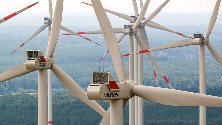 Einen Windkraftpark, wie hier zu sehen, wird es bei Thundorf nicht geben.  Foto: Jens Büttner/dpa
