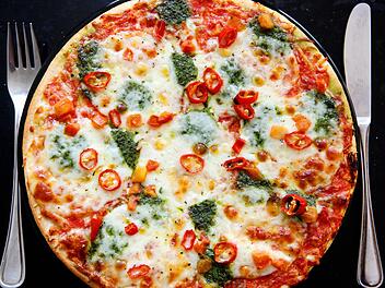 Ein 41-J&auml;hriger hat bei der Polizei eine Pizza bestellt. Symbolfoto: Oliver Berg, dpa