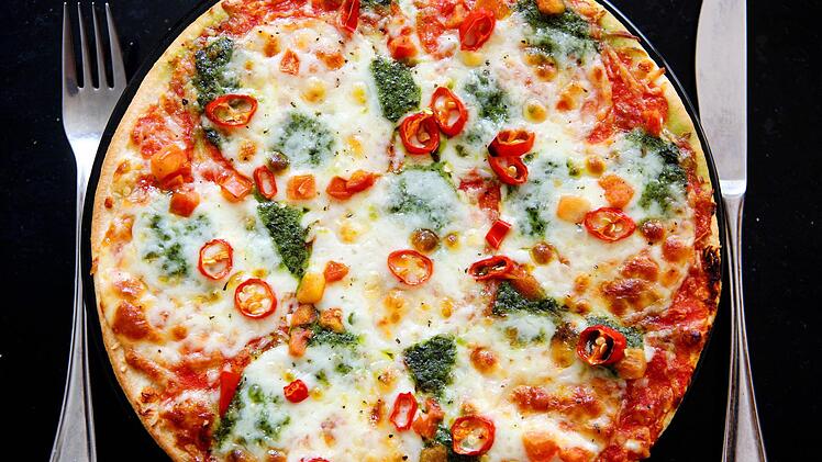 Ein 41-J&auml;hriger hat bei der Polizei eine Pizza bestellt. Symbolfoto: Oliver Berg, dpa